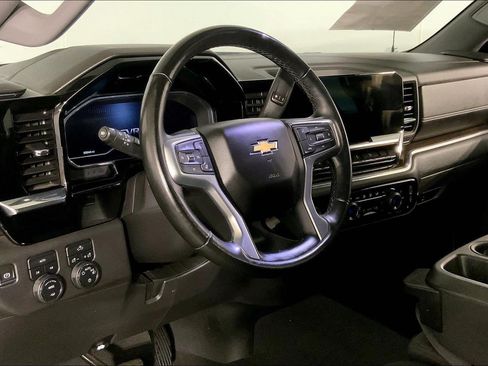 Used 2023 Chevrolet Silverado 1500 LT AWD/4WD image 14