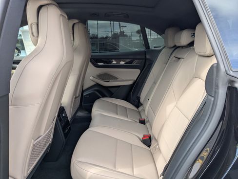 New 2025 Porsche Macan 4S Electric image 23