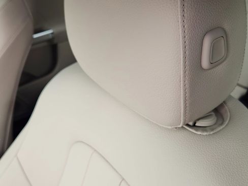 Used 2025 Mercedes-Benz GLB 250 image 8