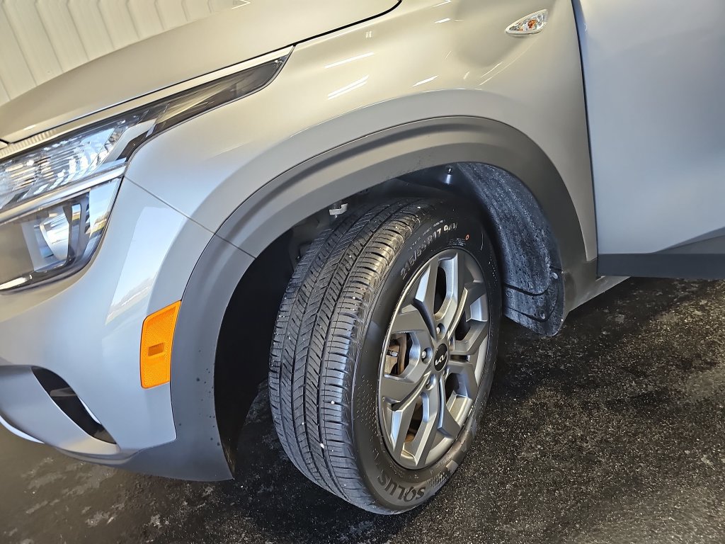 Certified 2024 Kia Seltos LX AWD/4WD image 31