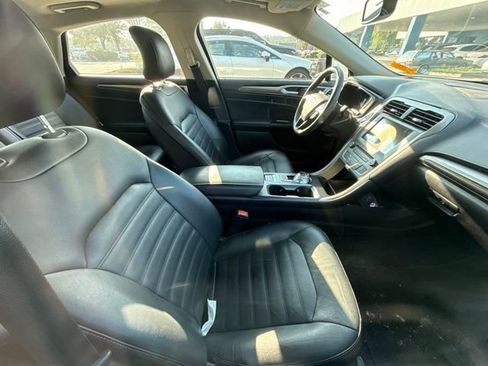 Used 2017 Ford Fusion Energi SE FWD image 15