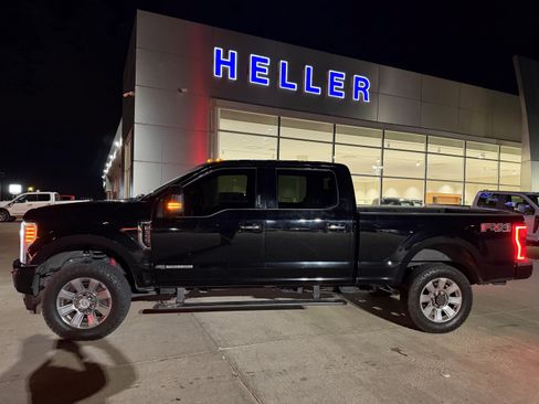 Used 2017 Ford F350 Platinum w/ Platinum Ultimate Package image 3