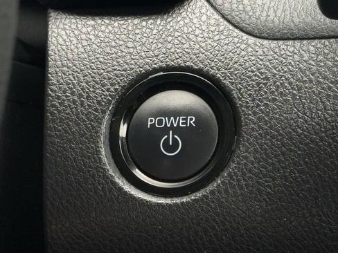 Used 2025 Toyota Camry SE FWD image 19