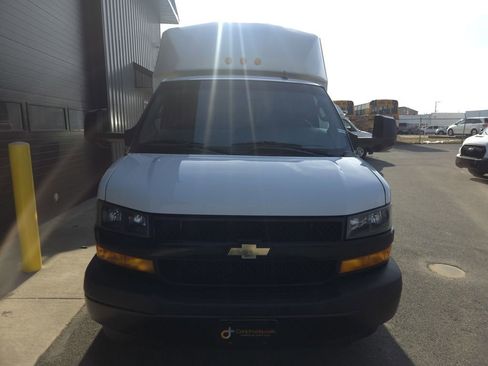 Used 2019 Chevrolet Express 3500 w/ Power Convenience Package image 9