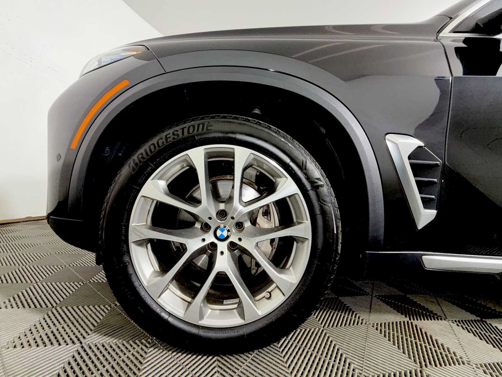 Used 2024 BMW X5 xDrive40i w/ Premium Package AWD/4WD image 8