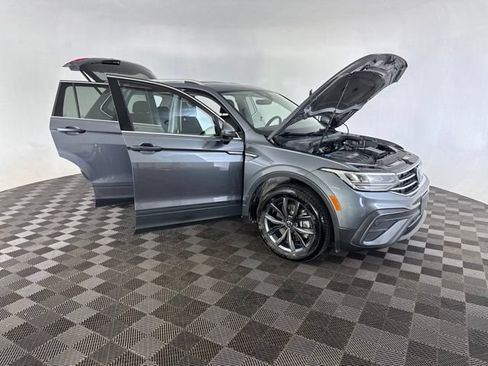Used 2022 Volkswagen Tiguan SE AWD/4WD image 12