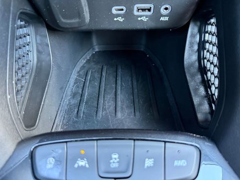 Used 2023 Chevrolet TrailBlazer RS w/ Convenience Package AWD/4WD image 27