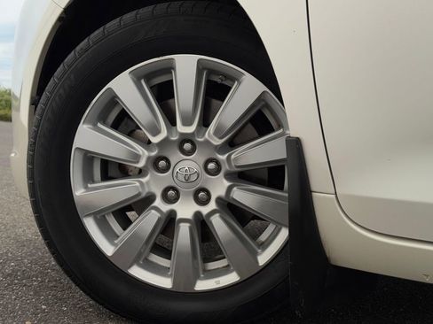 Certified 2017 Toyota Sienna Limited Premium AWD/4WD image 26