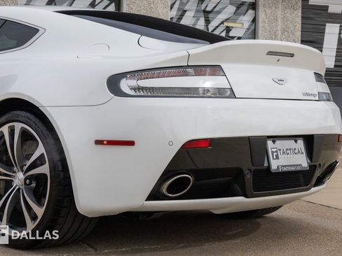Used 2011 Aston Martin V12 Vantage Coupe image 13