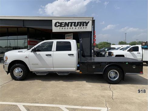 Used 2020 RAM 3500 Tradesman w/ Chrome Appearance Group AWD/4WD image 4