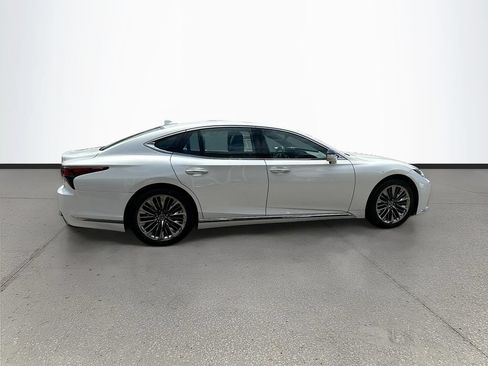 Used 2022 Lexus LS 500 w/ Accessory Package (Z2) RWD image 8