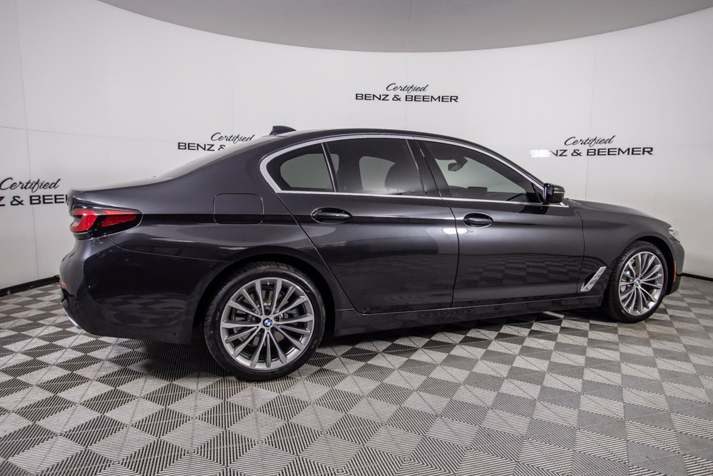 Used 2023 BMW 530i w/ Convenience Package RWD image 4