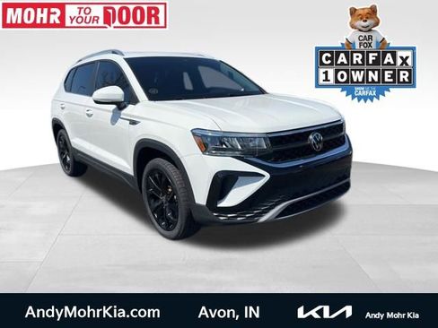 Used 2023 Volkswagen Taos SE AWD/4WD image 1