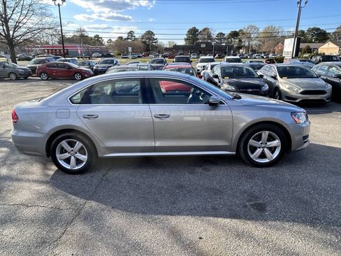 Used 2012 Volkswagen Passat 2.5 SE FWD image 15
