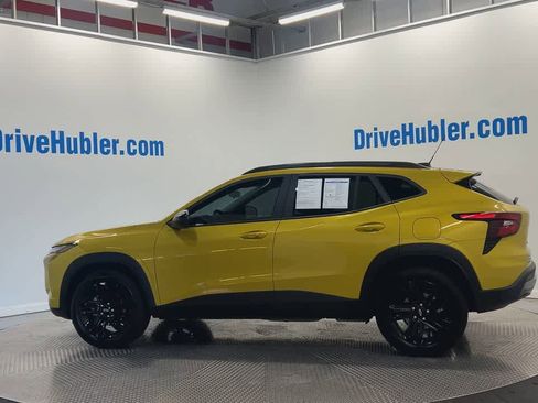 Used 2024 Chevrolet Trax ACTIV w/ Sunroof Package image 8