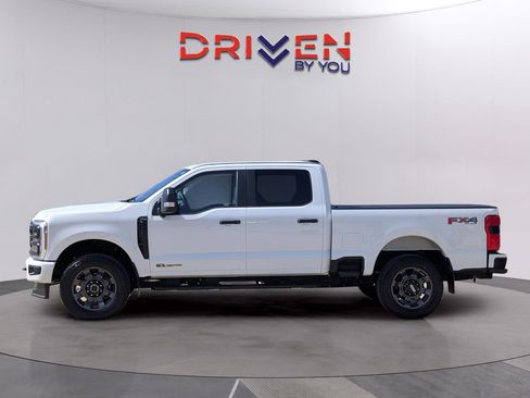 Used 2024 Ford F250 XL w/ STX Appearance Package image 2