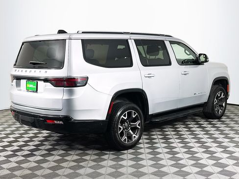 Used 2024 Jeep Wagoneer Series III AWD/4WD image 8