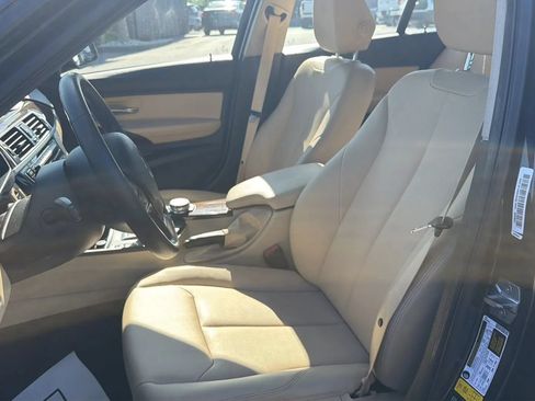 Used 2017 BMW 320i xDrive Sedan AWD/4WD image 10