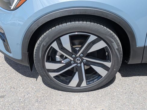 Used 2023 Volvo XC40 B5 Ultimate w/ Protection Package Premier AWD/4WD image 11