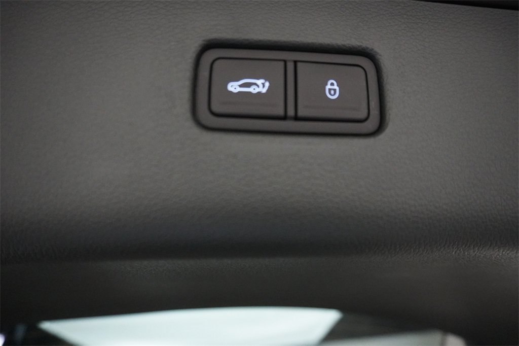 Certified 2025 Genesis GV80 2.5T Select AWD/4WD image 26