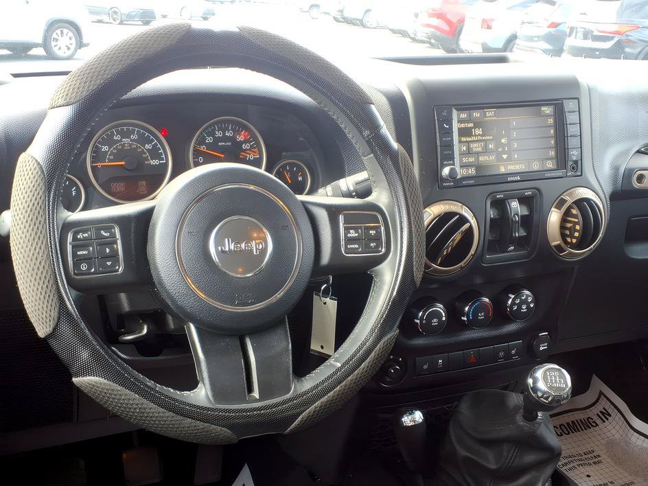 Used 2016 Jeep Wrangler Unlimited Sahara AWD/4WD image 10
