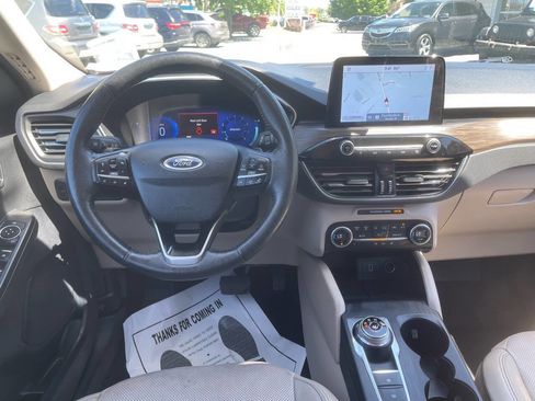 Used 2020 Ford Escape Titanium AWD/4WD image 25