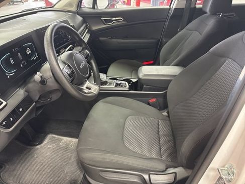 Used 2025 Kia Sportage LX AWD/4WD image 26