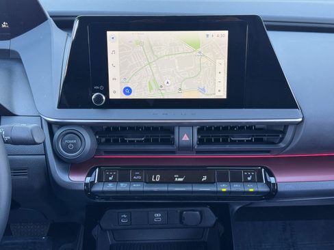 Used 2025 Toyota Prius Plug-In Hybrid XSE image 22