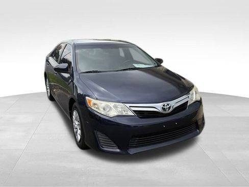 Used 2014 Toyota Camry LE FWD image 21