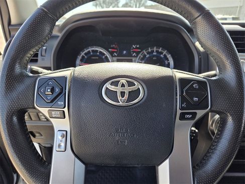 Used 2017 Toyota 4Runner SR5 Premium image 24