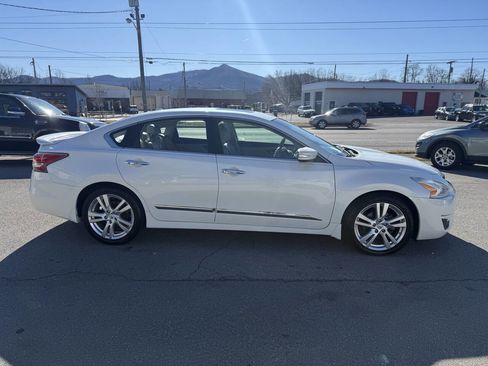 Used 2014 Nissan Altima 3.5 SL w/ Technology Package image 5