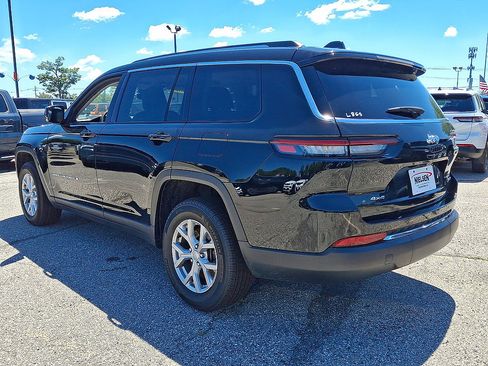 Used 2023 Jeep Grand Cherokee L Limited AWD/4WD image 6