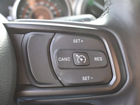 Used 2021 Jeep Gladiator Sport image 17