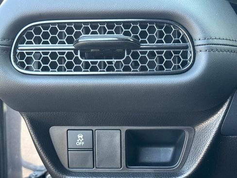 Certified 2023 Honda HR-V LX image 29