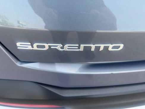 Certified 2024 Kia Sorento LX FWD image 30