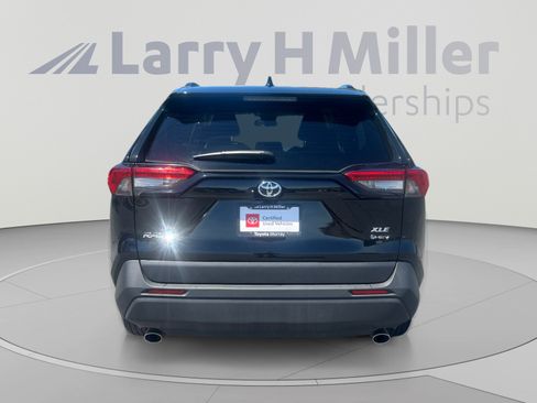 Used 2025 Toyota RAV4 XLE AWD/4WD image 4