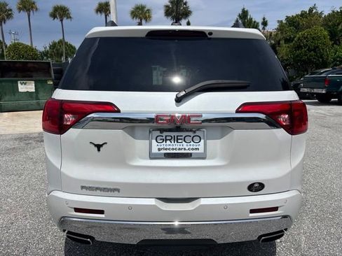 Used 2019 GMC Acadia Denali w/ Technology Package FWD image 3