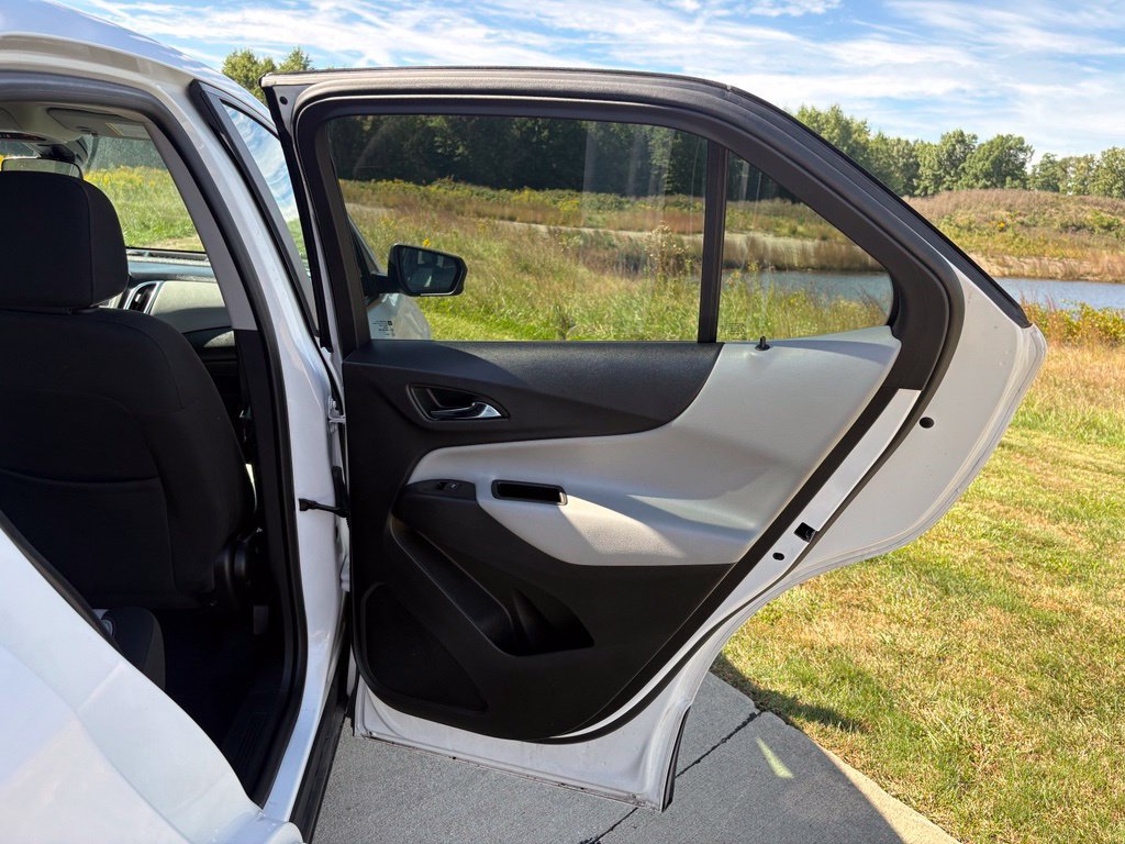 Used 2024 Chevrolet Equinox LS w/ LS Convenience Package FWD image 30