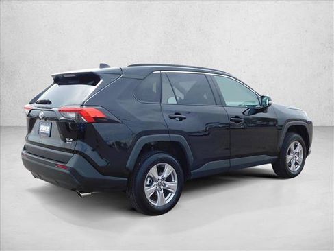 Used 2025 Toyota RAV4 XLE AWD/4WD image 8