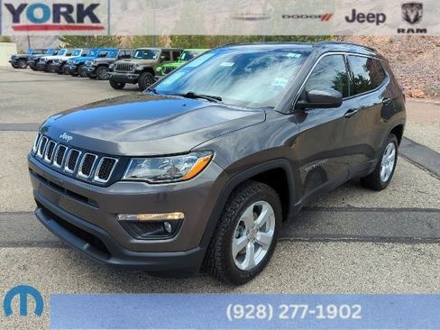 Used 2018 Jeep Compass Latitude w/ Popular Equipment Group AWD/4WD image 1