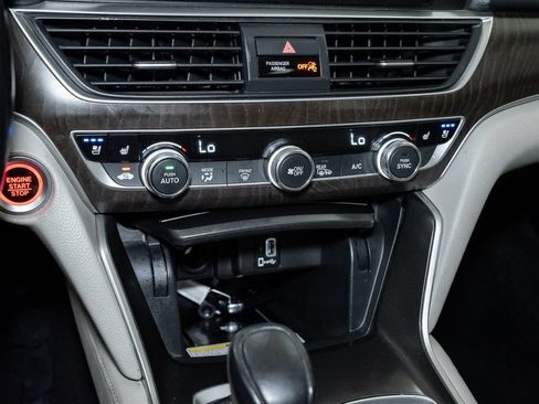 Used 2018 Honda Accord Touring image 20