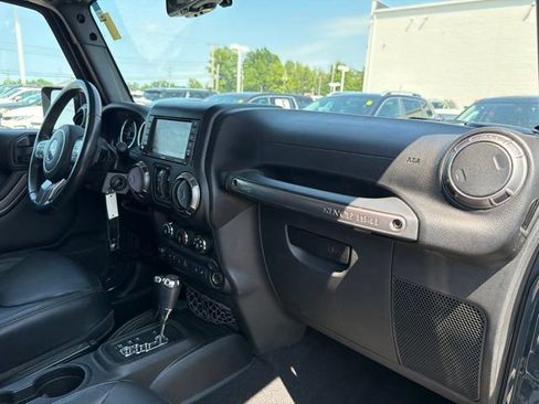 Used 2018 Jeep Wrangler Unlimited Sahara AWD/4WD image 22