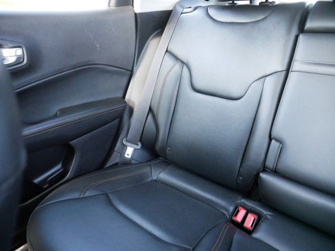 Used 2018 Jeep Compass Limited image 12