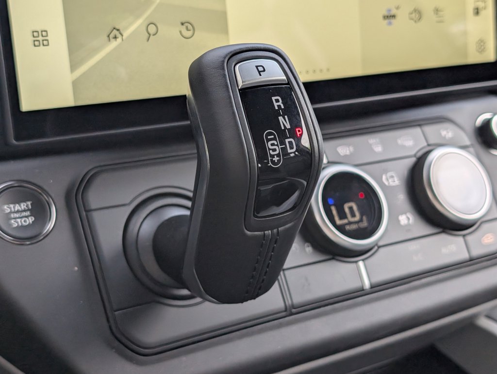 New 2026 Land Rover Defender 110 V8 AWD/4WD image 18