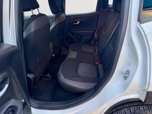 Used 2023 Jeep Renegade Trailhawk image 20