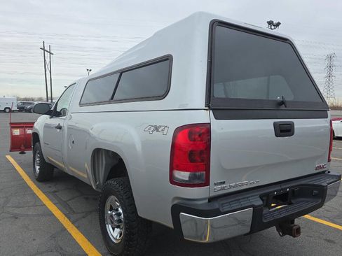 Used 2010 GMC Sierra 2500 SLE AWD/4WD image 4