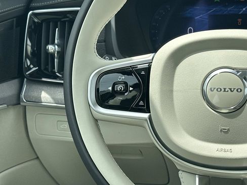 New 2026 Volvo XC90 T8 Ultra w/ Protection Package Premier AWD/4WD image 8