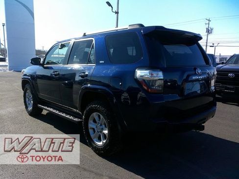 Used 2019 Toyota 4Runner SR5 Premium image 4