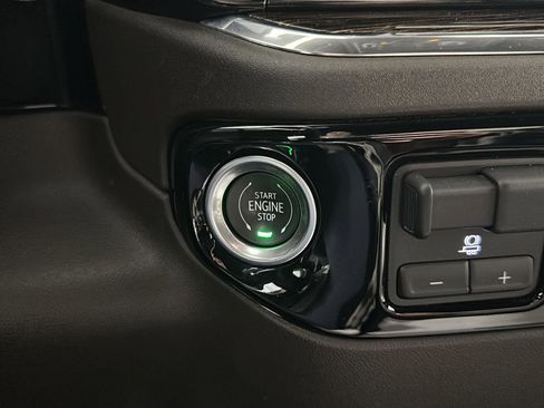 Used 2024 GMC Sierra 3500 SLE w/ SLE Convenience Package image 15