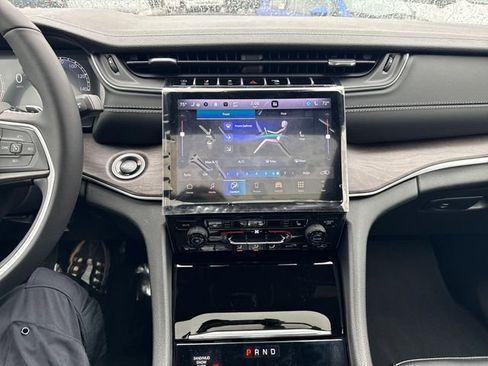 New 2025 Jeep Grand Cherokee L Limited image 22